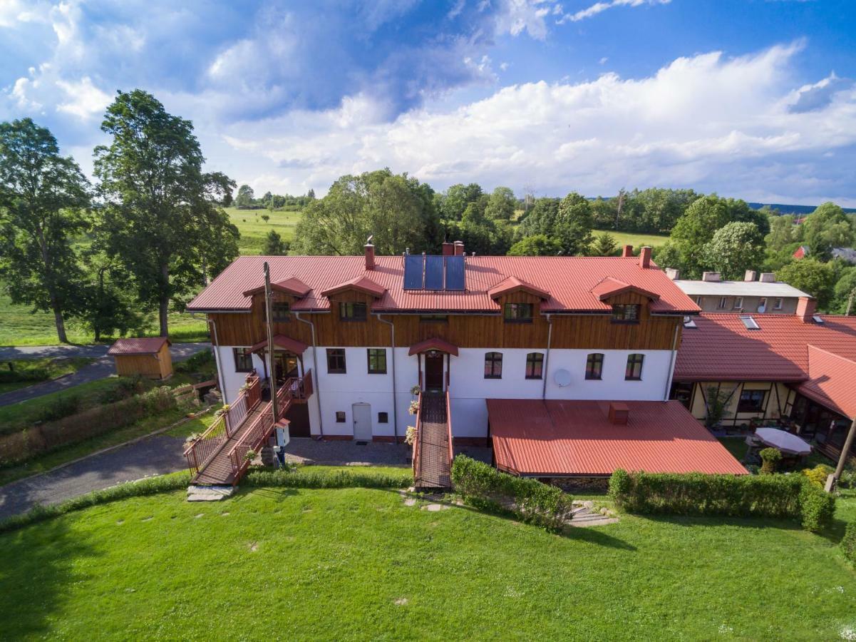 Bobrowniki * Szczytna